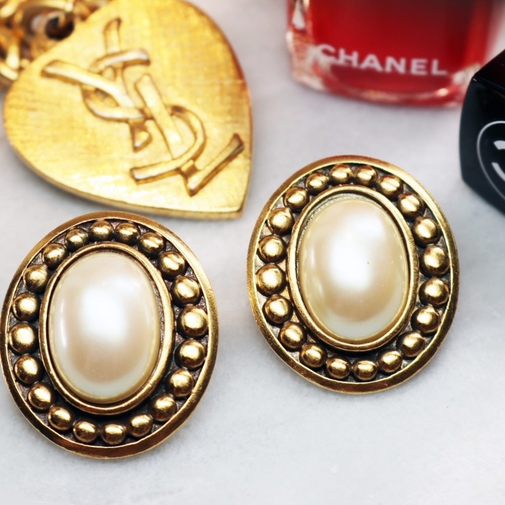 YSL Vintage Yves Saint Laurent Pearl Cabochon Earrings - Picture 4 of 16